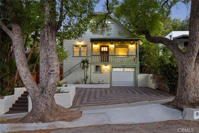 5850 Burwood Ave, Los Angeles, CA 90042