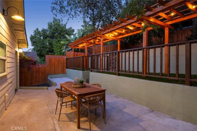 5850 Burwood Ave, Los Angeles, CA 90042