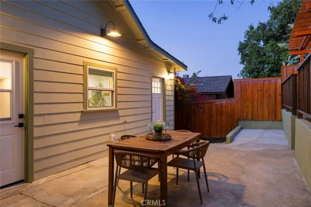 5850 Burwood Ave, Los Angeles, CA 90042