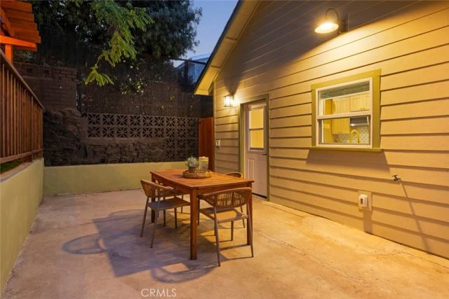 5850 Burwood Ave, Los Angeles, CA 90042