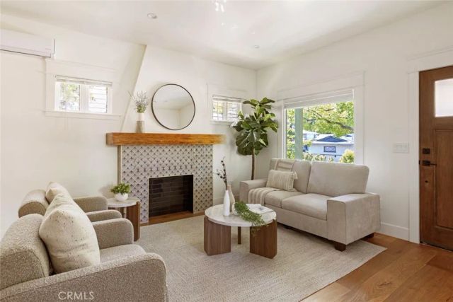 5850 Burwood Ave, Los Angeles, CA 90042