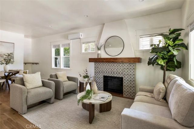 5850 Burwood Ave, Los Angeles, CA 90042