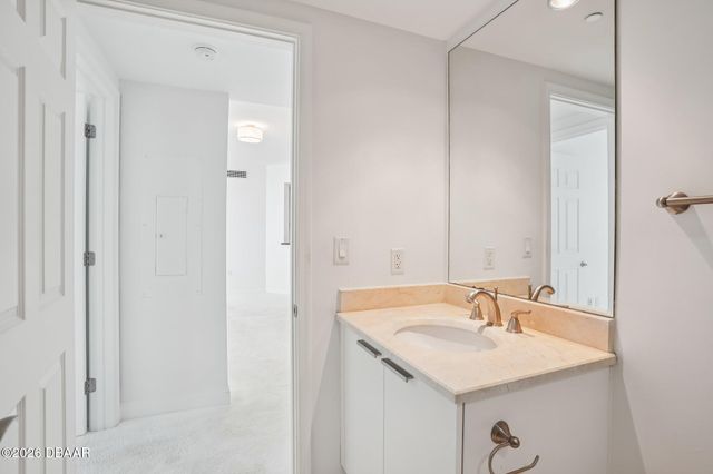 231 Riverside Dr Unit 807, Holly Hill, FL 32117