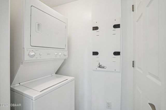 231 Riverside Dr Unit 807, Holly Hill, FL 32117