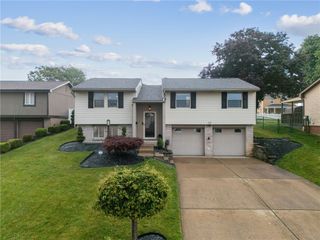108 Macbeth Drive, Lower Burrell, PA 15068