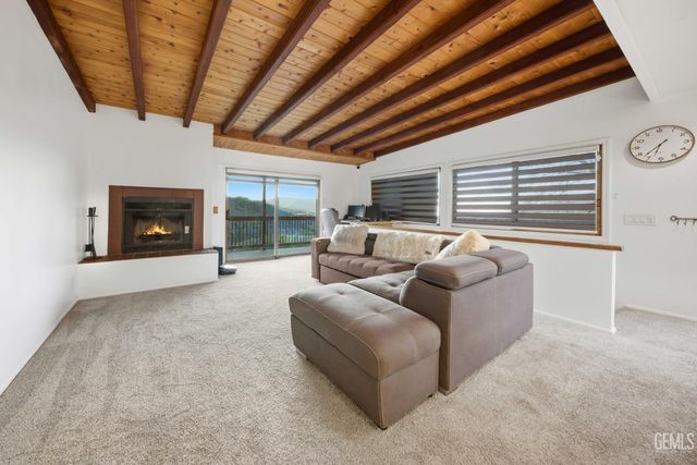29801 Skyline Drive, Tehachapi, CA 93561