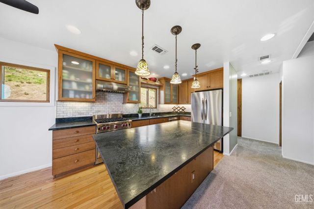 29801 Skyline Drive, Tehachapi, CA 93561