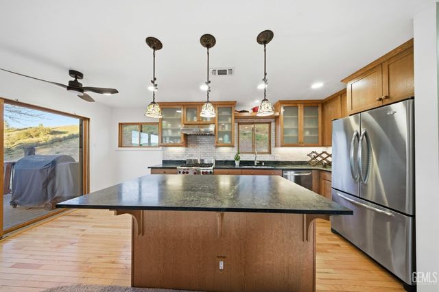29801 Skyline Drive, Tehachapi, CA 93561