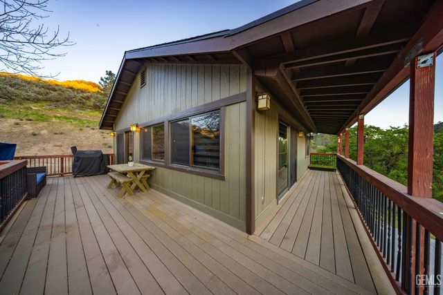 29801 Skyline Drive, Tehachapi, CA 93561