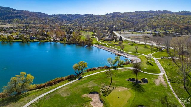 29801 Skyline Drive, Tehachapi, CA 93561
