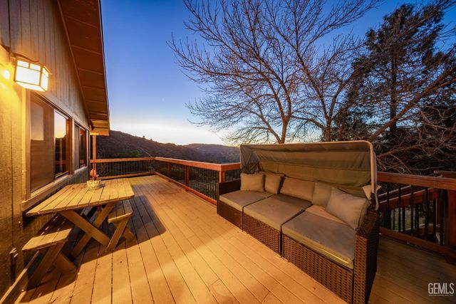29801 Skyline Drive, Tehachapi, CA 93561