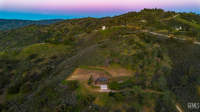 29801 Skyline Drive, Tehachapi, CA 93561