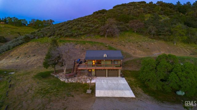29801 Skyline Drive, Tehachapi, CA 93561
