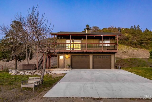 29801 Skyline Drive, Tehachapi, CA 93561