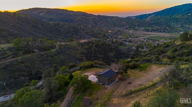29801 Skyline Drive, Tehachapi, CA 93561