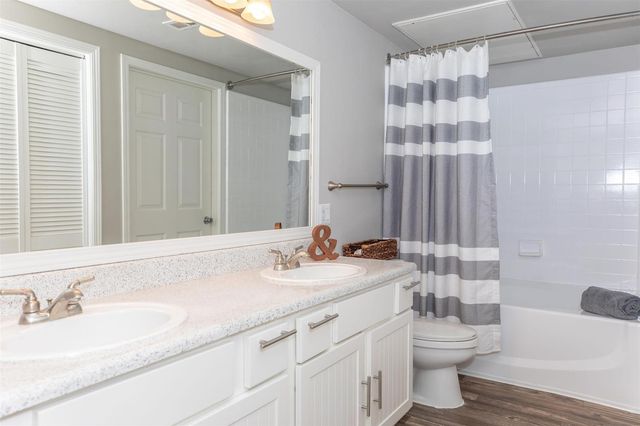 19100 N Glenwest Drive 932, Friendswood, TX 77546