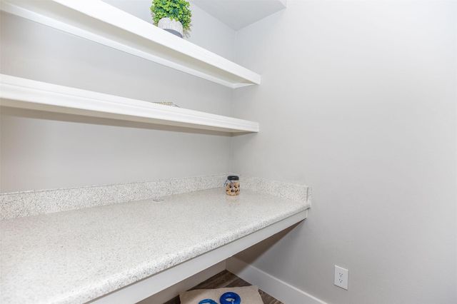 19100 N Glenwest Drive 932, Friendswood, TX 77546