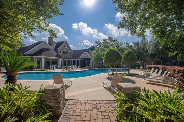 19100 N Glenwest Drive 932, Friendswood, TX 77546