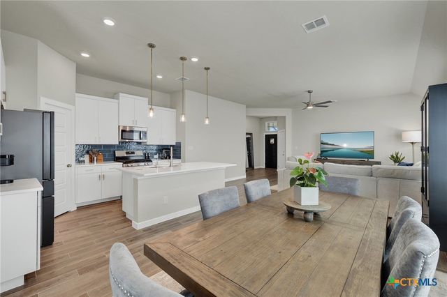 708 Willowbrook, New Braunfels, TX 78130