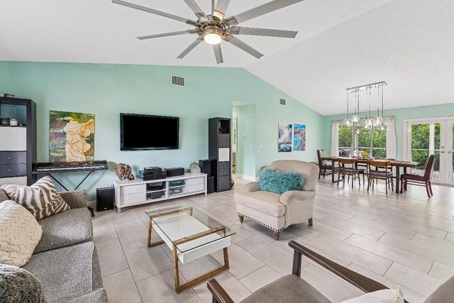 709 Warren Drive, Jupiter, FL 33458