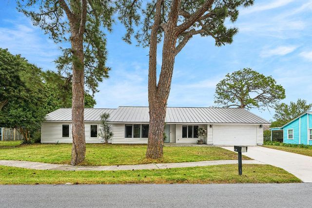 709 Warren Drive, Jupiter, FL 33458