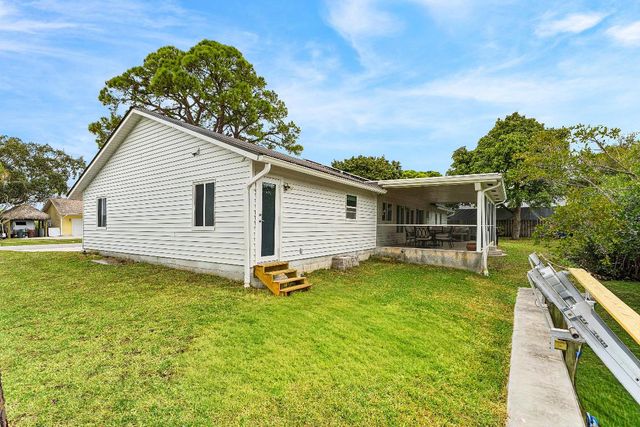 709 Warren Drive, Jupiter, FL 33458