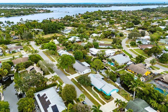 709 Warren Drive, Jupiter, FL 33458