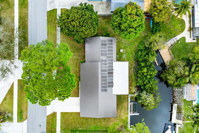 709 Warren Drive, Jupiter, FL 33458