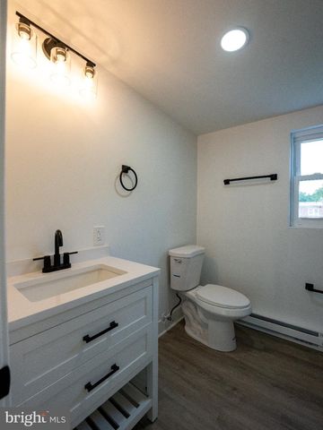 16 S 13TH ST, Darby, PA 19023