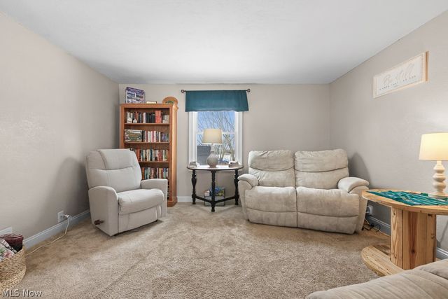 5019 Union Avenue NE, Homeworth, OH 44634