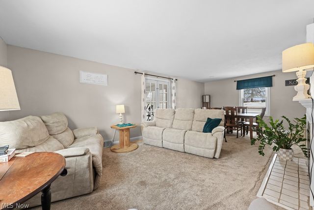 5019 Union Avenue NE, Homeworth, OH 44634