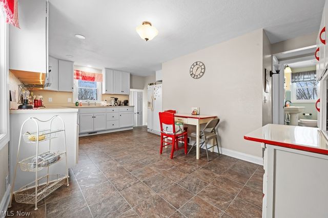 5019 Union Avenue NE, Homeworth, OH 44634