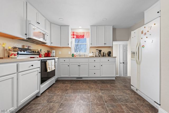 5019 Union Avenue NE, Homeworth, OH 44634