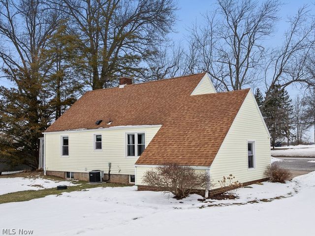 5019 Union Avenue NE, Homeworth, OH 44634