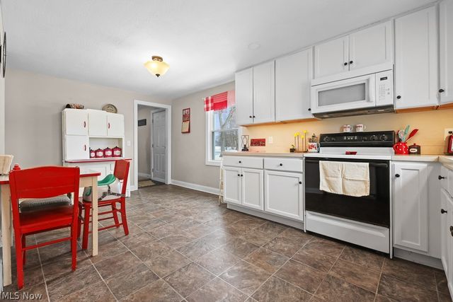 5019 Union Avenue NE, Homeworth, OH 44634