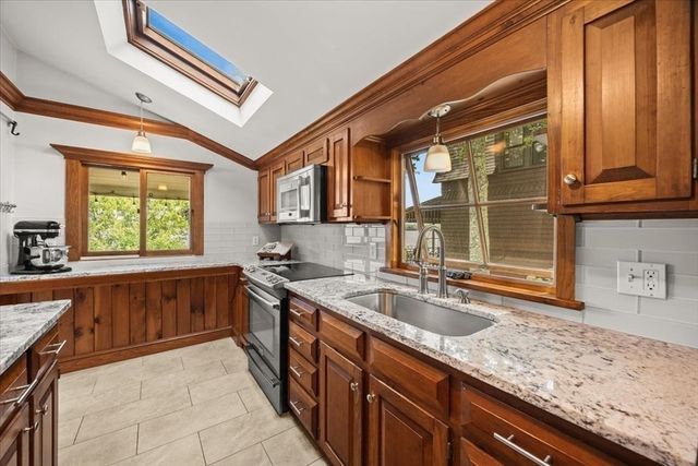 13 Pine Bluff, Lakeville, MA 02347