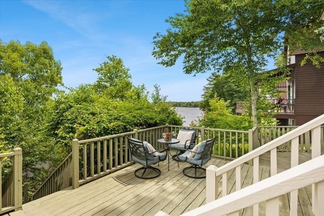 13 Pine Bluff, Lakeville, MA 02347