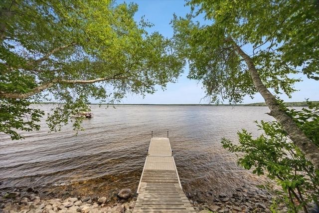 13 Pine Bluff, Lakeville, MA 02347