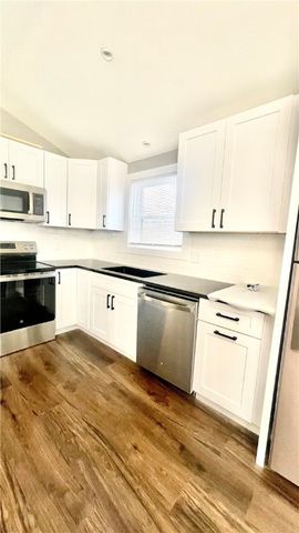 216 Maple Avenue, Barrington, RI 02806