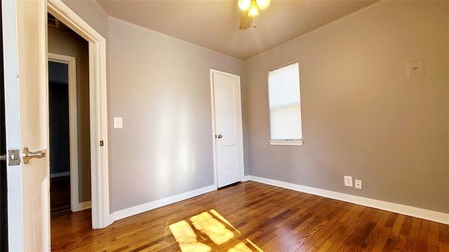 300 E Kittyhawk Drive, Midwest City, OK 73110