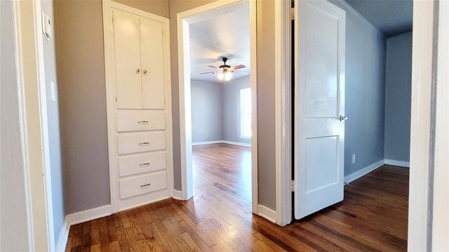 300 E Kittyhawk Drive, Midwest City, OK 73110