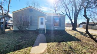 300 E Kittyhawk Drive, Midwest City, OK 73110