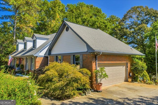 5011 SE West Lake Drive, Conyers, GA 30094