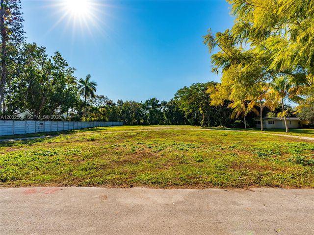 9800 SW 114th St, Miami, FL 33176