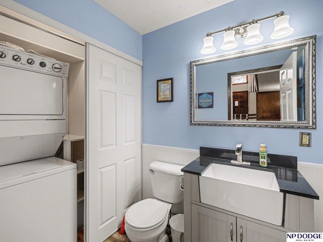 21025 Timberlane Drive, Elkhorn, NE 68022