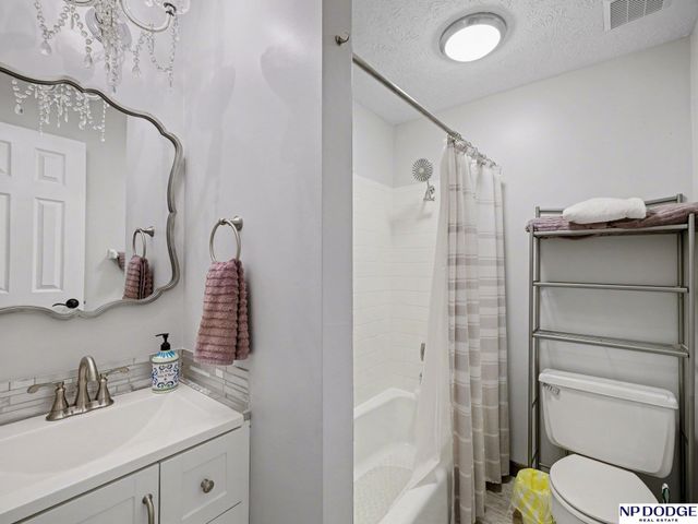 21025 Timberlane Drive, Elkhorn, NE 68022