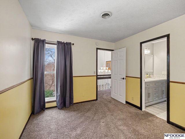 21025 Timberlane Drive, Elkhorn, NE 68022