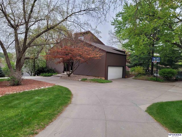 21025 Timberlane Drive, Elkhorn, NE 68022