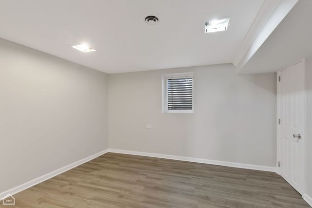 15666 Woodlawn East Avenue, South Holland, IL 60473