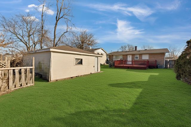 15666 Woodlawn East Avenue, South Holland, IL 60473